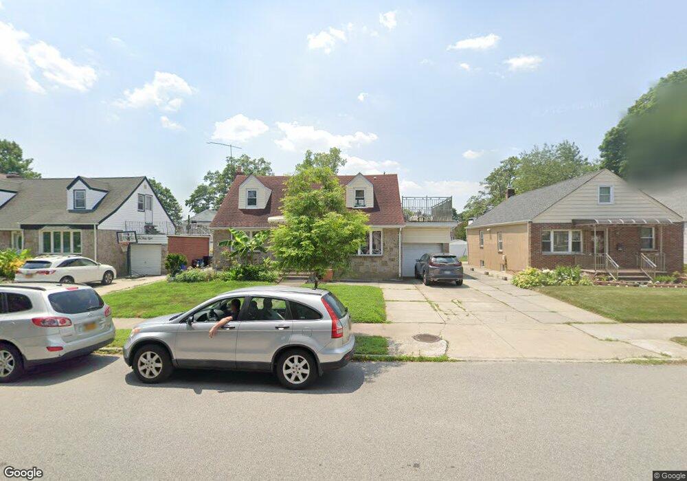 7632 267th St, New Hyde Park, NY 11040 - photo 1