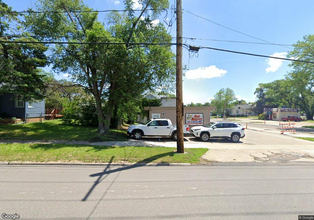 1738 B Ave NW, Cedar Rapids, IA 52405 - photo 1