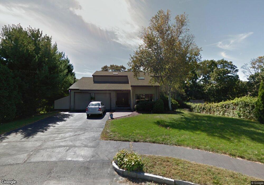 5 Pamela Cir, Stoneham, MA 02180 - photo 1