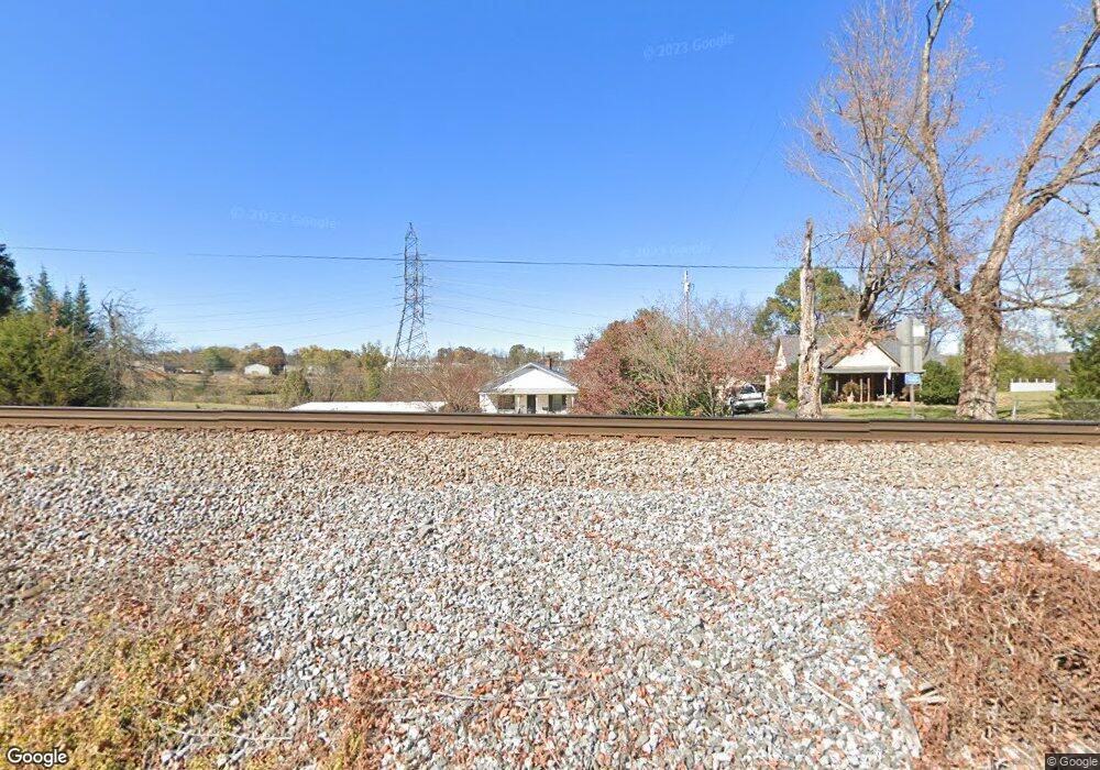 170 Woodlyn Rd, Johnson City, TN 37601 - photo 1