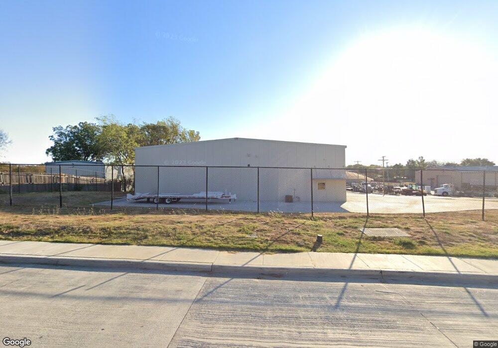 328 NE 5th St, Grand Prairie, TX 75050 - photo 1