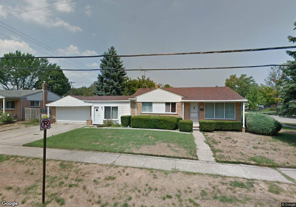 910 School St, Clawson, MI 48017 - photo 1