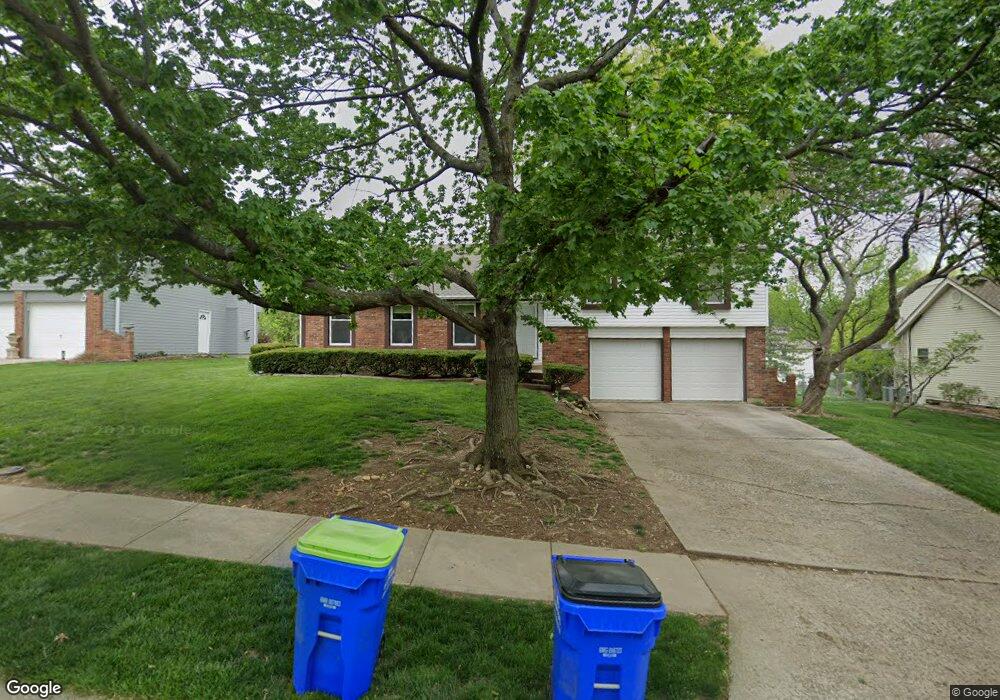 8746 Park St, Lenexa, KS 66215 - photo 1