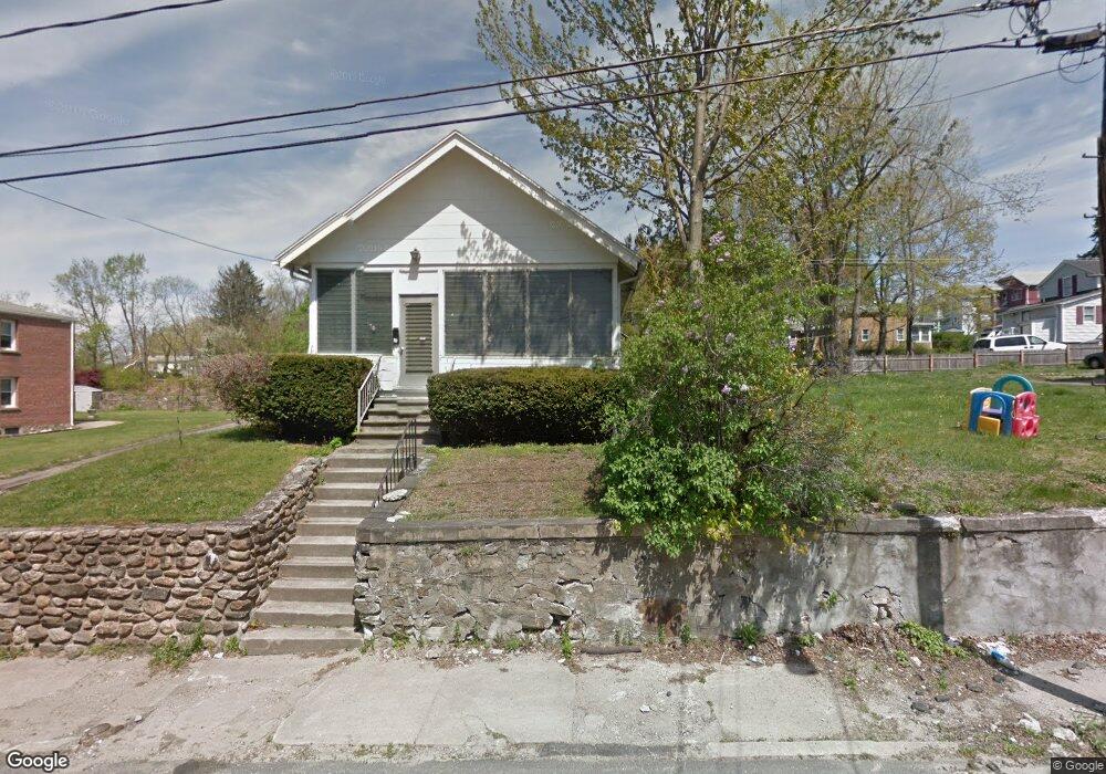 10 Pilgrim Ave, Waterbury, CT 06704 - photo 1