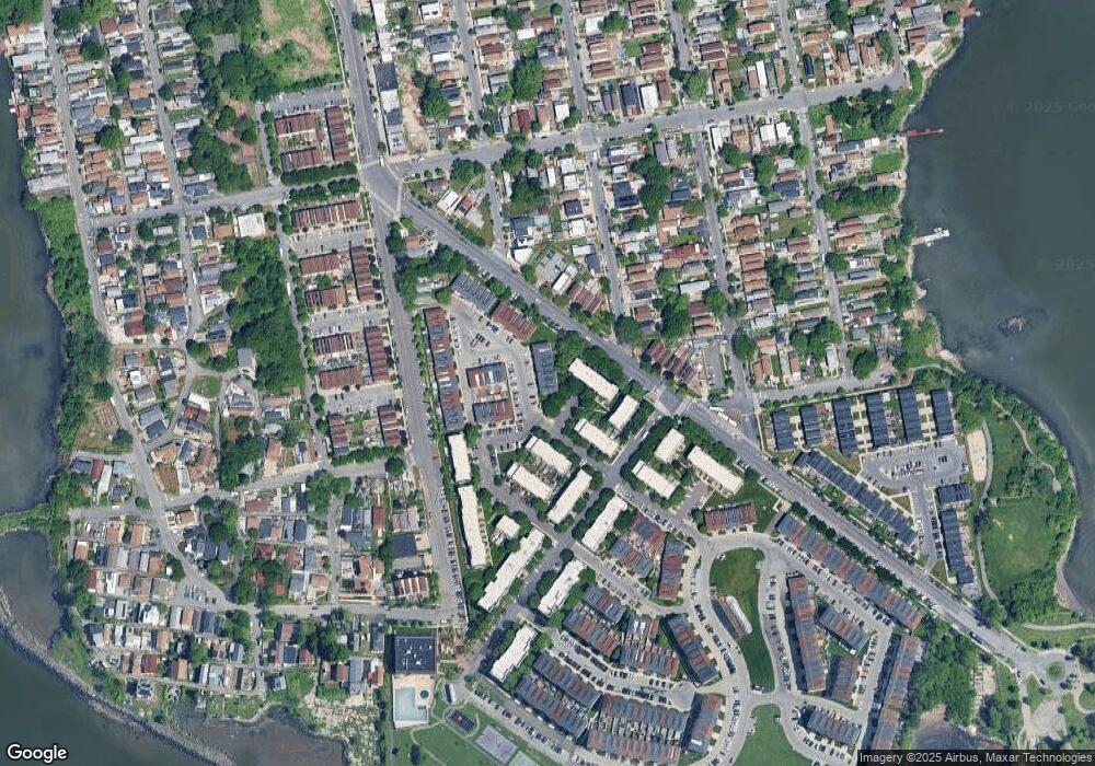 104 Mermaid Ln unit 174, Bronx, NY 10473 - photo 1