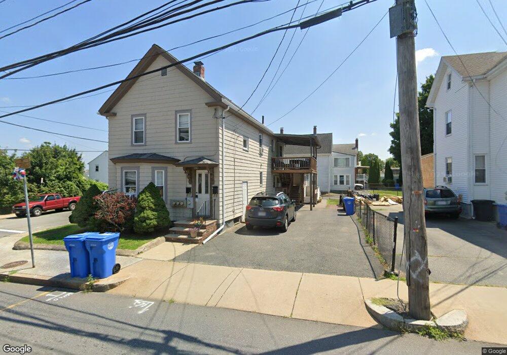 260 Newton St unit 3, Waltham, MA 02453 - photo 1