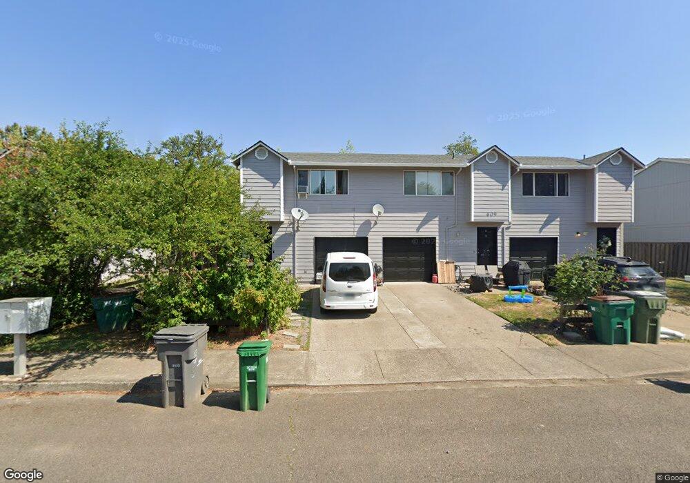 607 E 10th St, Newberg, OR 97132 - photo 1