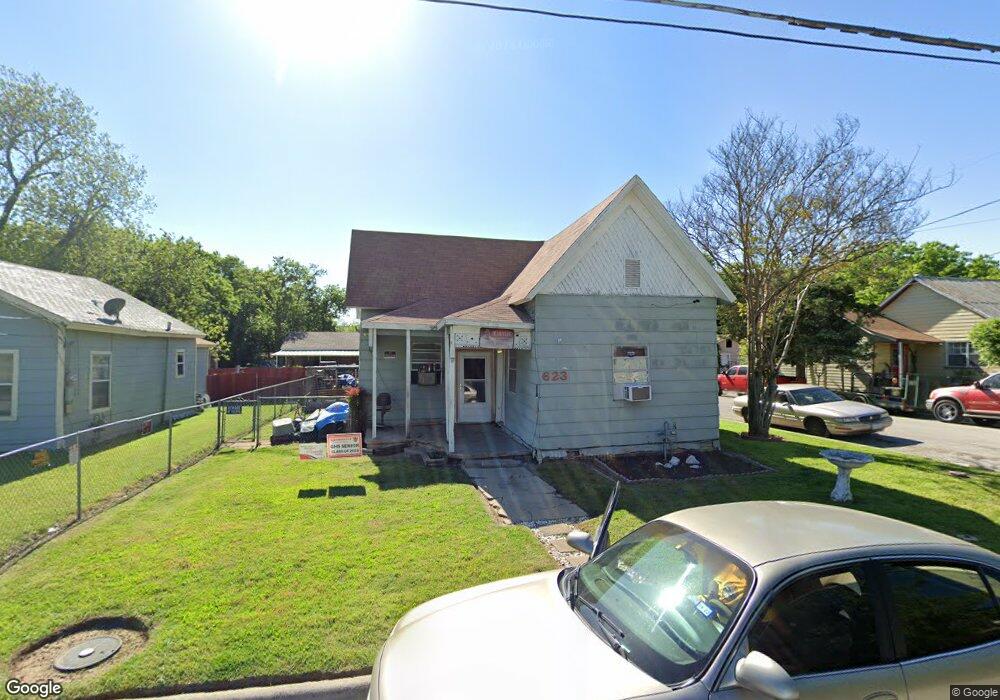 623 N Taylor St, Gainesville, TX 76240 - photo 1