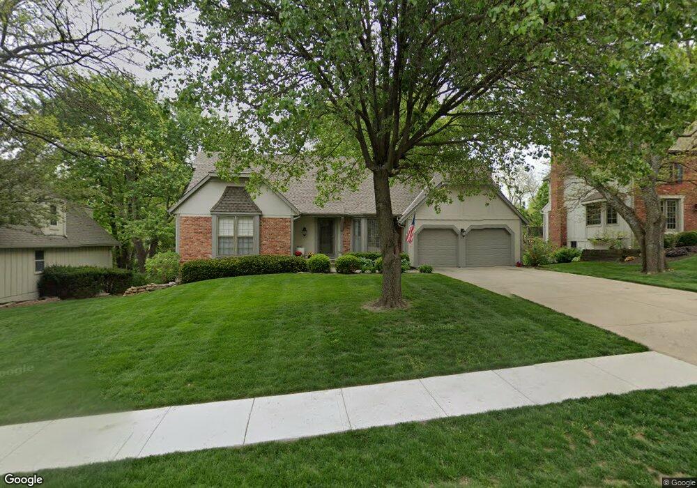 8509 Rosehill Rd, Lenexa, KS 66215 - photo 1