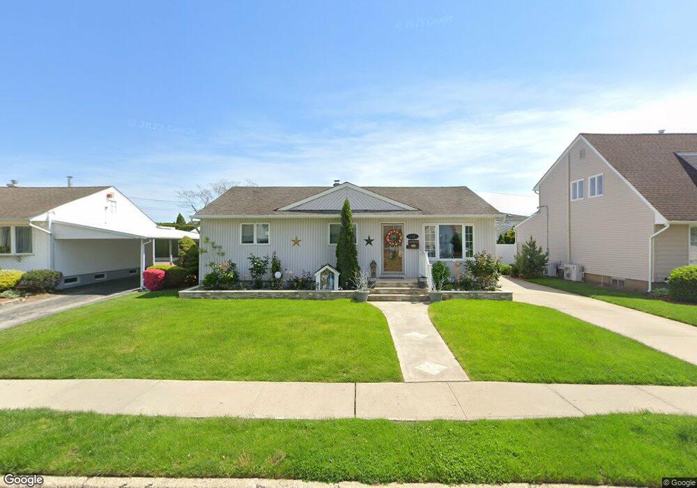 733 Seabury Ave, Franklin Square, NY 11010 - photo 1