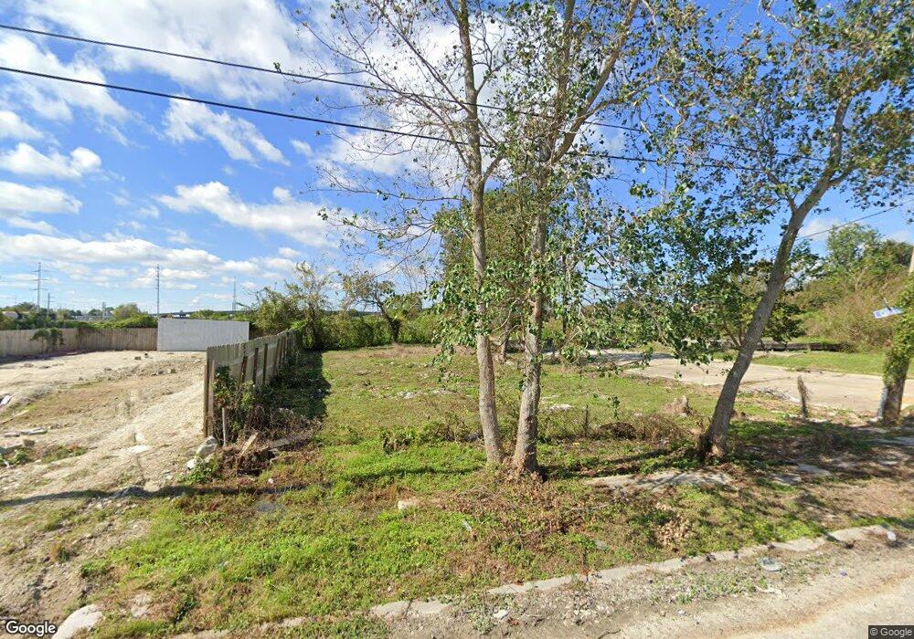 2748 Clouet St, New Orleans, LA 70126 - photo 1