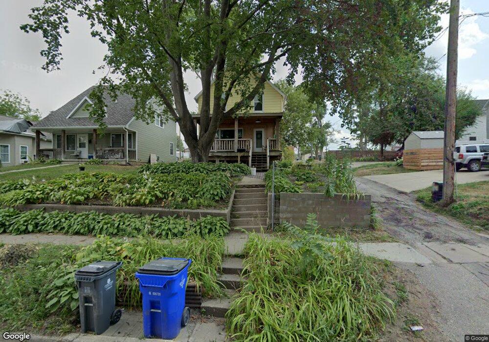 1138 10th St SE, Cedar Rapids, IA 52401 - photo 1