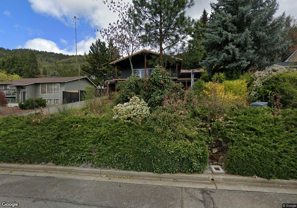 1739 NE Hillcrest Ln, Grants Pass, OR 97526 - photo 1