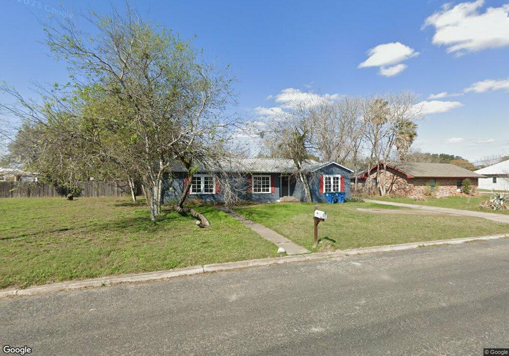 407 E Randall St, Beeville, TX 78102 - photo 1