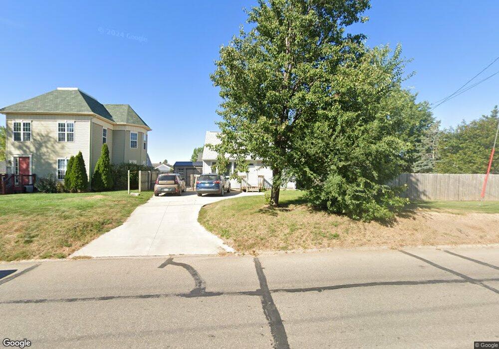 336 Wilson Ave SW, Cedar Rapids, IA 52404 - photo 1