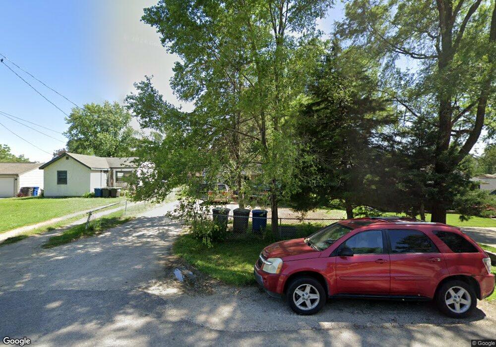 1655 E Leach Ave, Des Moines, IA 50320 - photo 1