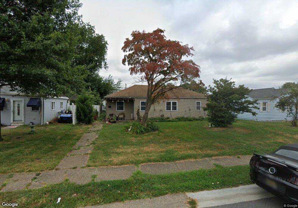 704 Woodsedge Rd, Wilmington, DE 19804 - photo 1