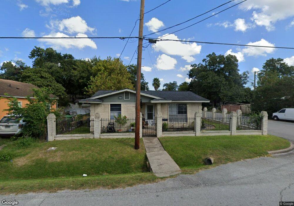 5104 Cochran St, Houston, TX 77009 - photo 1