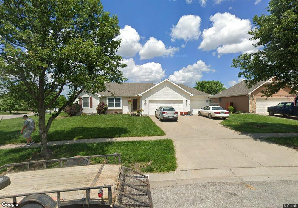 3614 SW 43rd St, Topeka, KS 66610 - photo 1