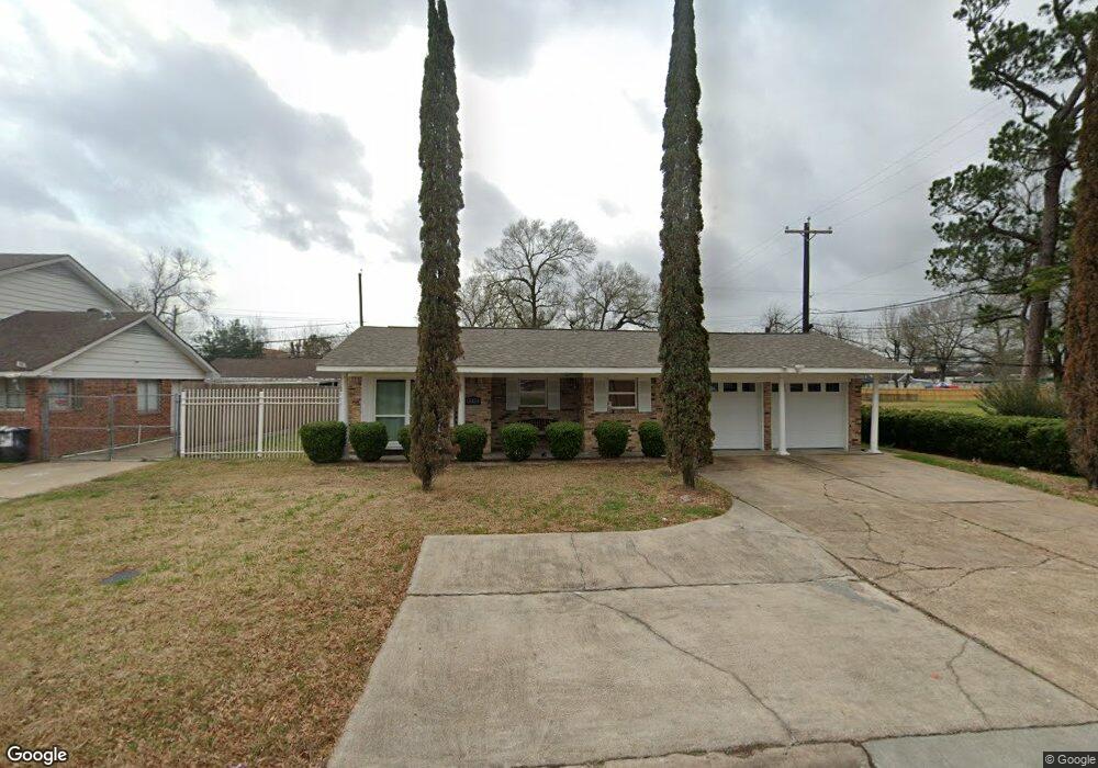 13430 Hollypark Dr, Houston, TX 77015 - photo 1