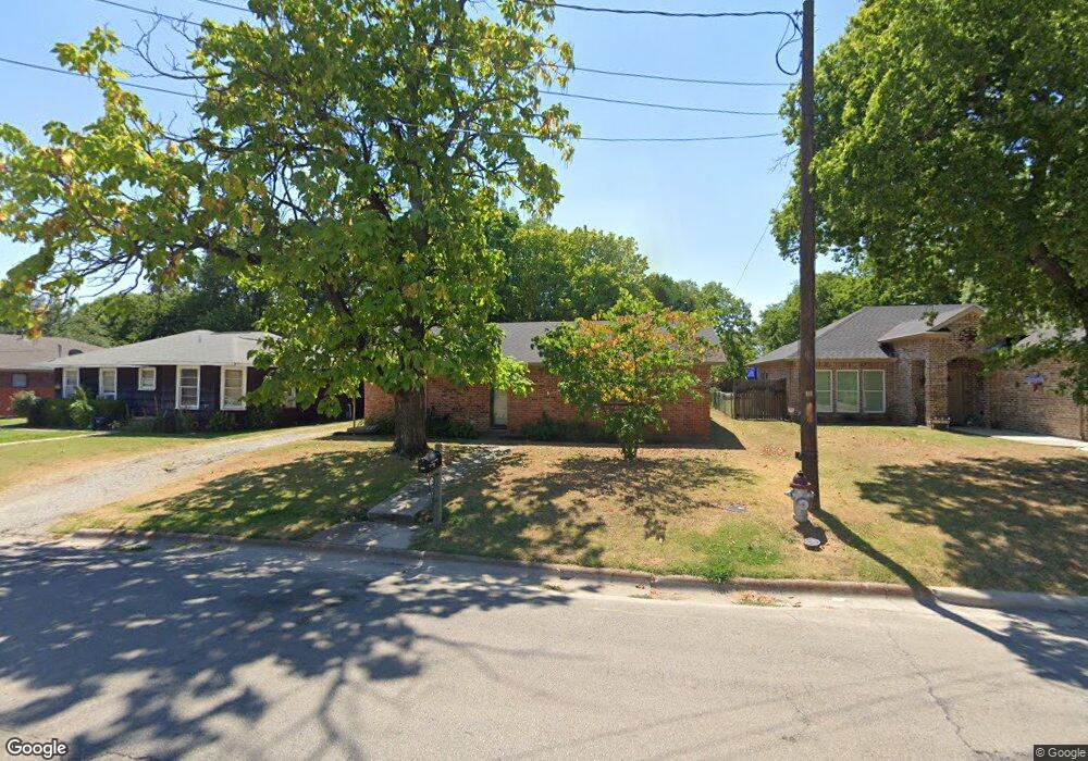 1315 S Clements St, Gainesville, TX 76240 - photo 1