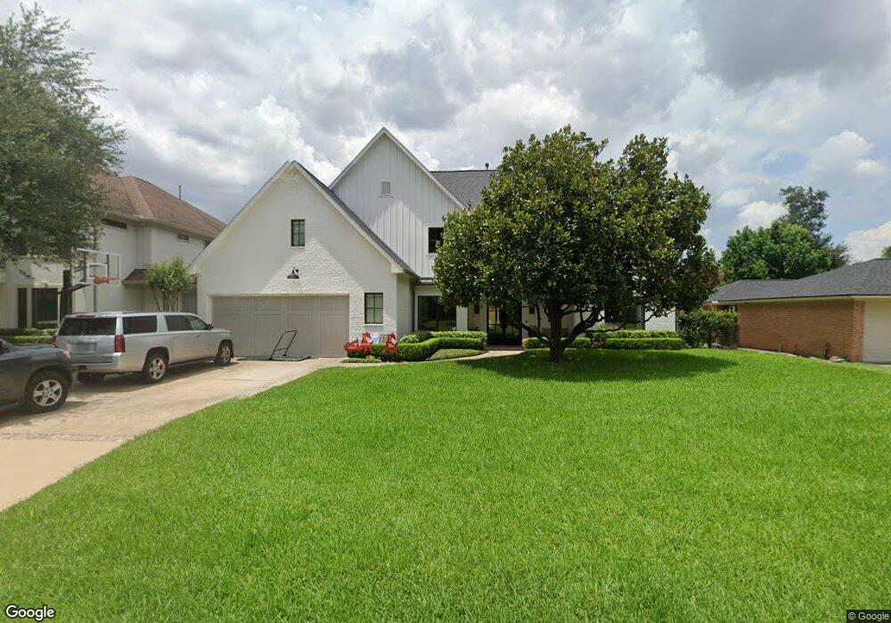 8706 Cedardale Dr, Houston, TX 77055 - photo 1