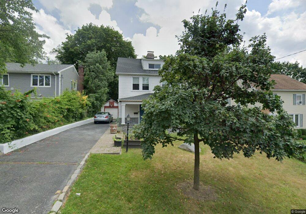 34 Franklin Place, Great Neck, NY 11023 - photo 1