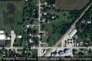 210 N Main St, Roberts, IL 60962