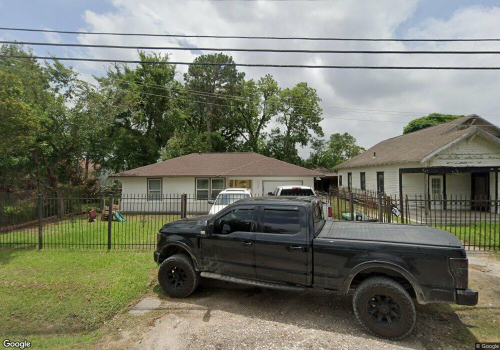 120 Van Molan St, Houston, TX 77022 - photo 1