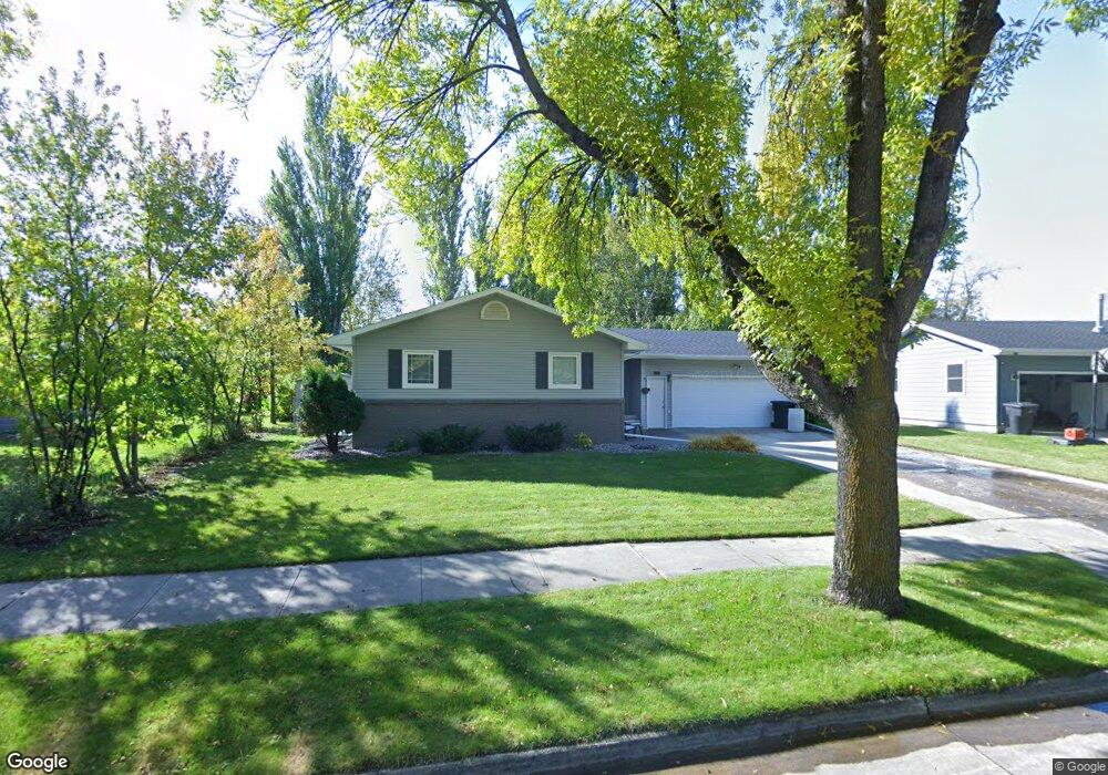 2285 Springbrook Ct, Grand Forks, ND 58201 - photo 1