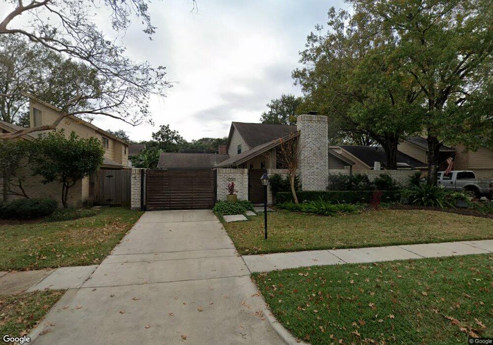 10311 Olympia Dr, Houston, TX 77042 - photo 1