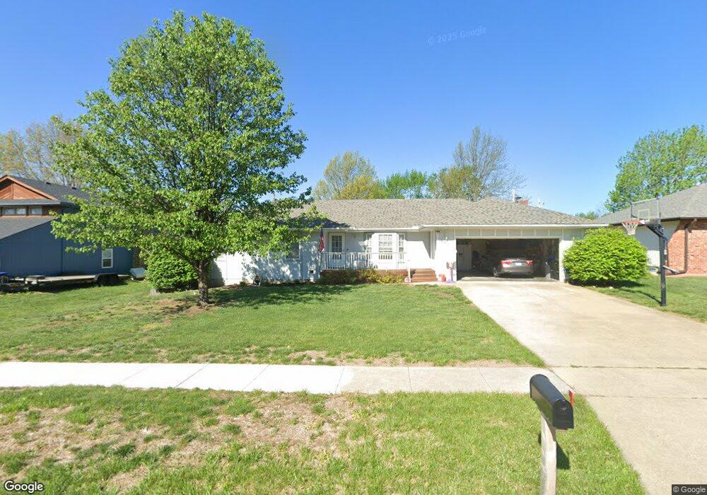 2531 SW Gainsboro Rd, Topeka, KS 66614 - photo 1