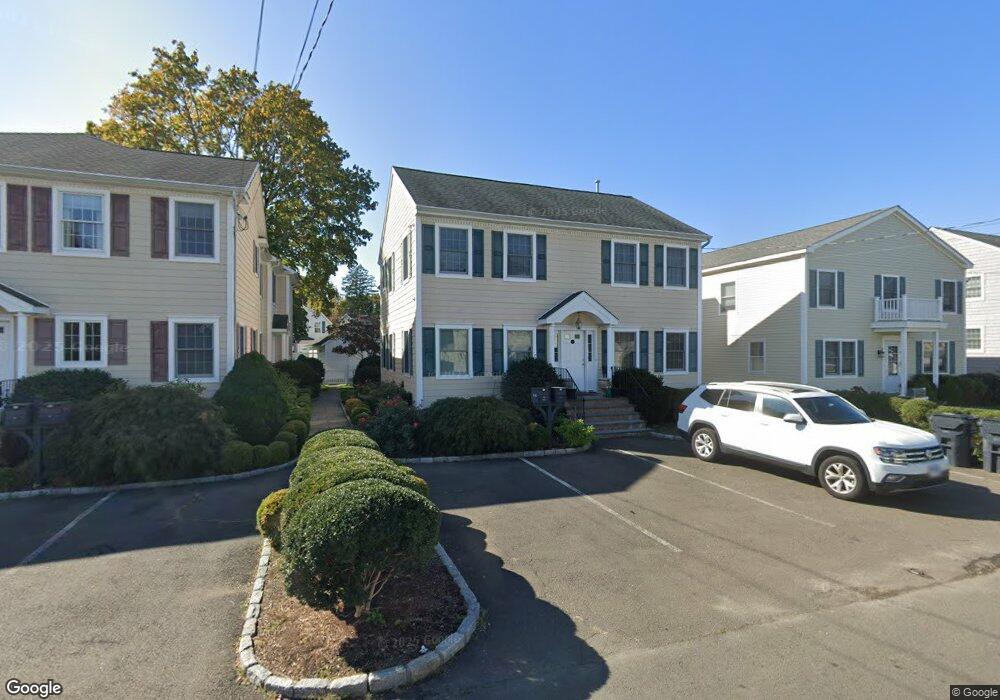 2 Cos Cob Ave unit 3r, Cos Cob, CT 06807 - photo 1