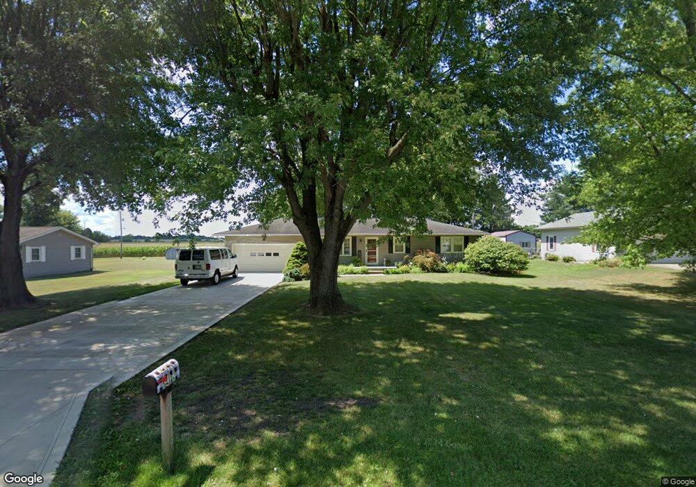 25135 Lawnfield Dr, Circleville, OH 43113 - photo 1