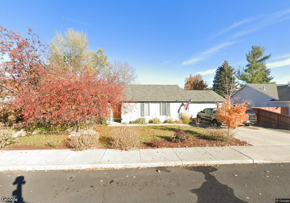 3068 SW Volcano Cir, Redmond, OR 97756 - photo 1