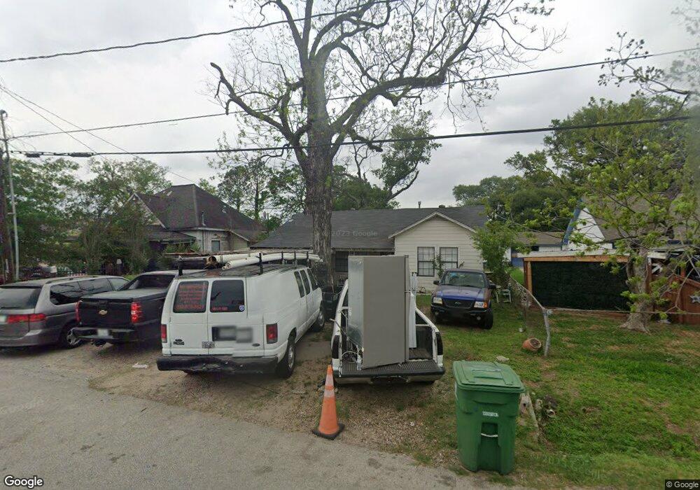 111 Reid St, Houston, TX 77022 - photo 1