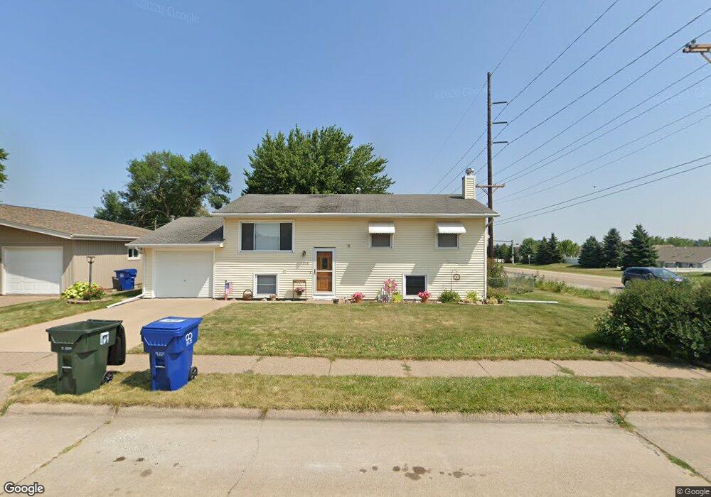 1706 W 69th St, Davenport, IA 52806 - photo 1