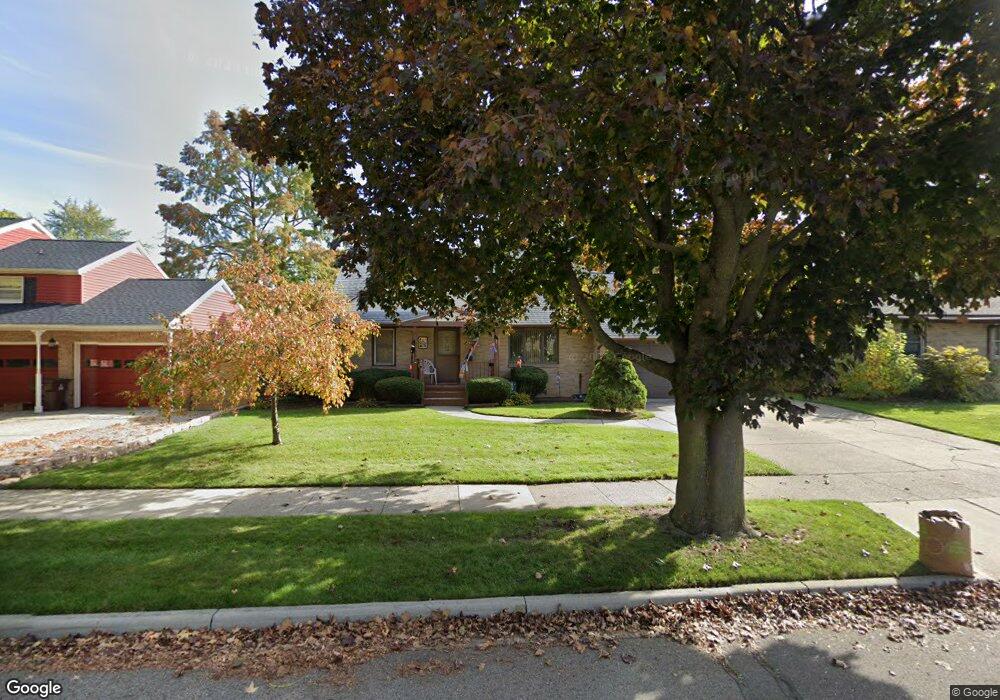 2511 Chatham Rd, Lansing, MI 48910 - photo 1