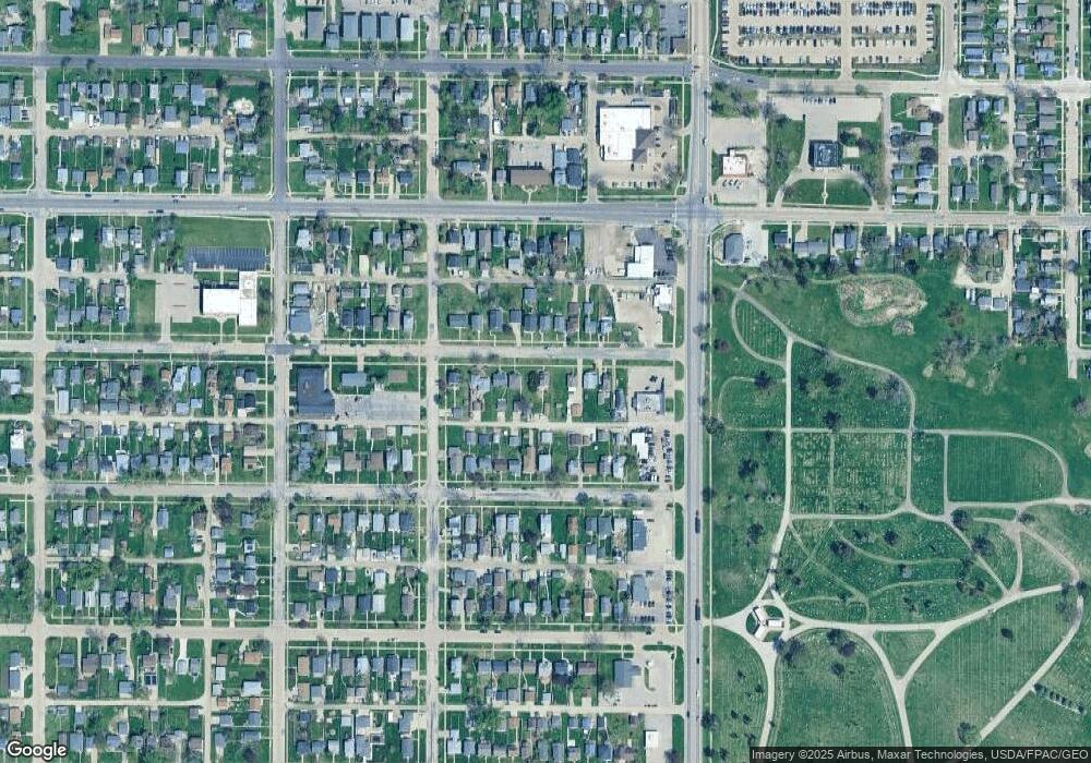 637 18th Ave SW, Cedar Rapids, IA 52404 - photo 1