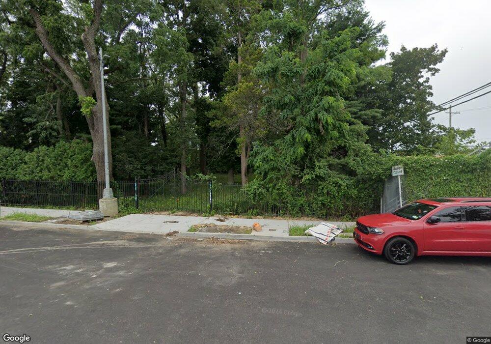 21515 42nd Ave, Flushing, NY 11361 - photo 1