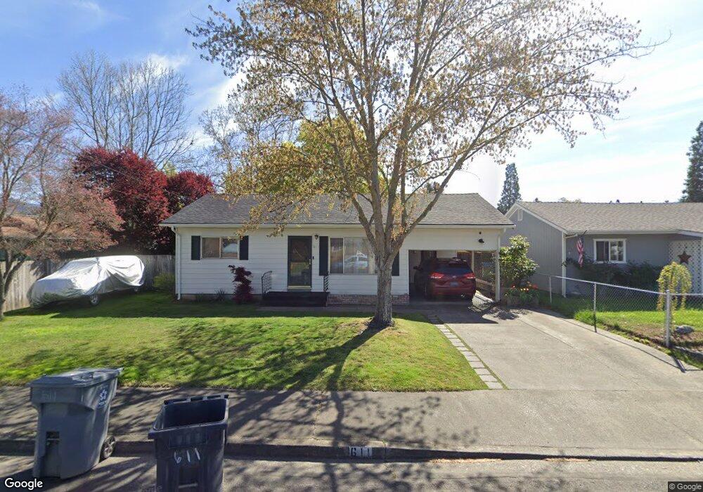 611 SW Alder St, Grants Pass, OR 97526 - photo 1