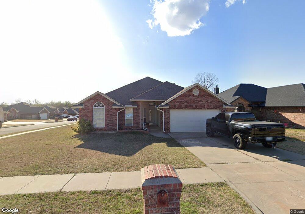501 Loyd Ln, Moore, OK 73160 - photo 1