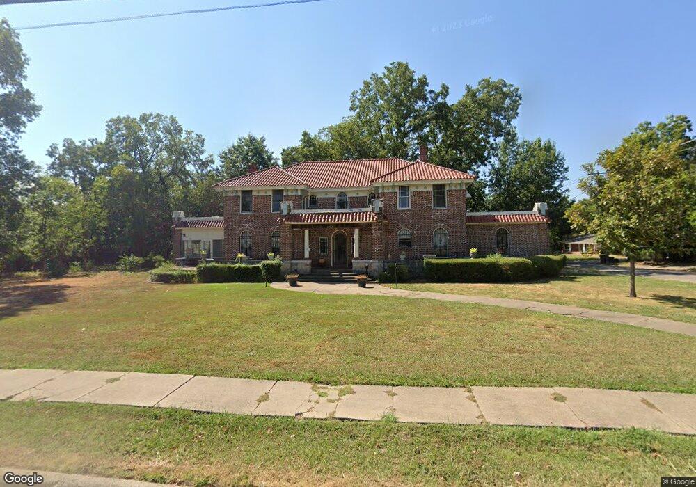 504 E 9th St, Bonham, TX 75418 - photo 1