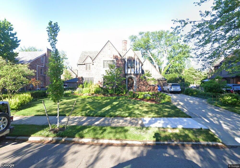 1125 Grayton St, Grosse Pointe Park, MI 48230 - photo 1