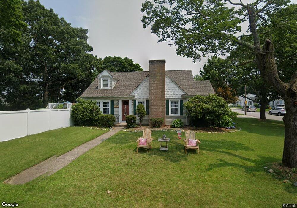 255 Rice St, Pawtucket, RI 02861 - photo 1