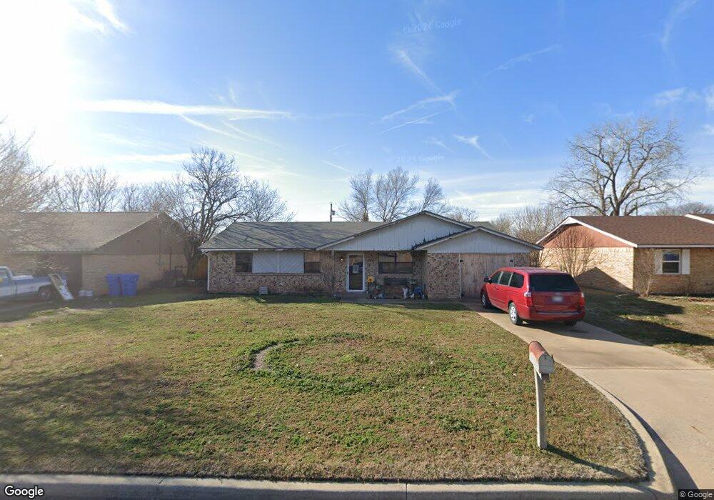 112 E D Ave, Cache, OK 73527 - photo 1