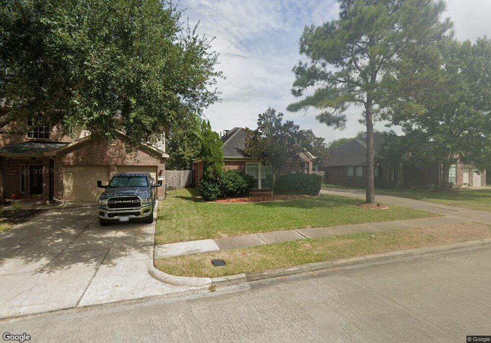 3727 Crescent Dr, Pearland, TX 77584 - photo 1