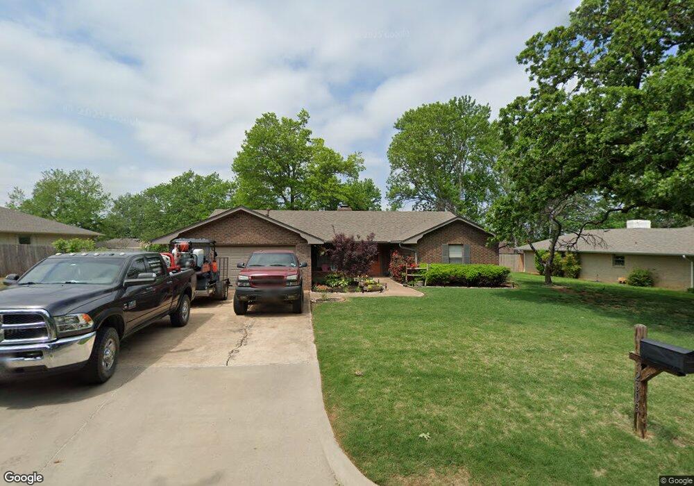 2303 Sunset Dr, Duncan, OK 73533 - photo 1