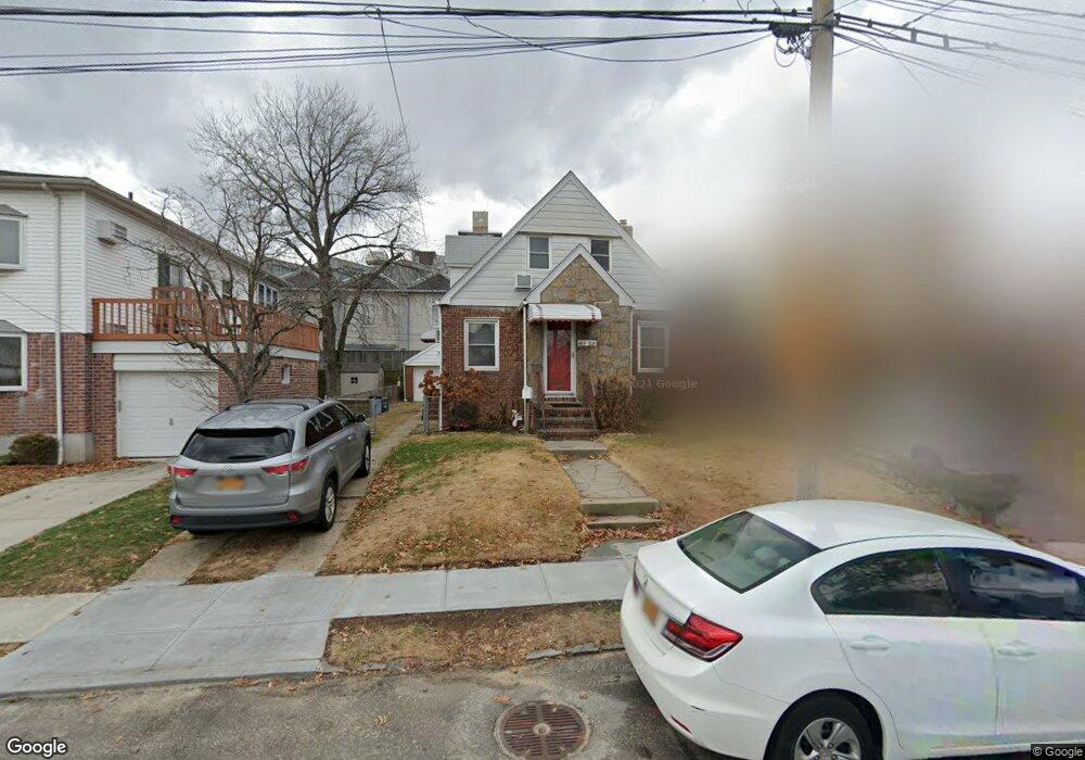 6520 165th St, Fresh Meadows, NY 11365 - photo 1