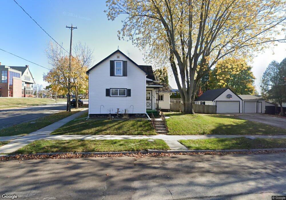 535 N 9th St, Manitowoc, WI 54220 - photo 1